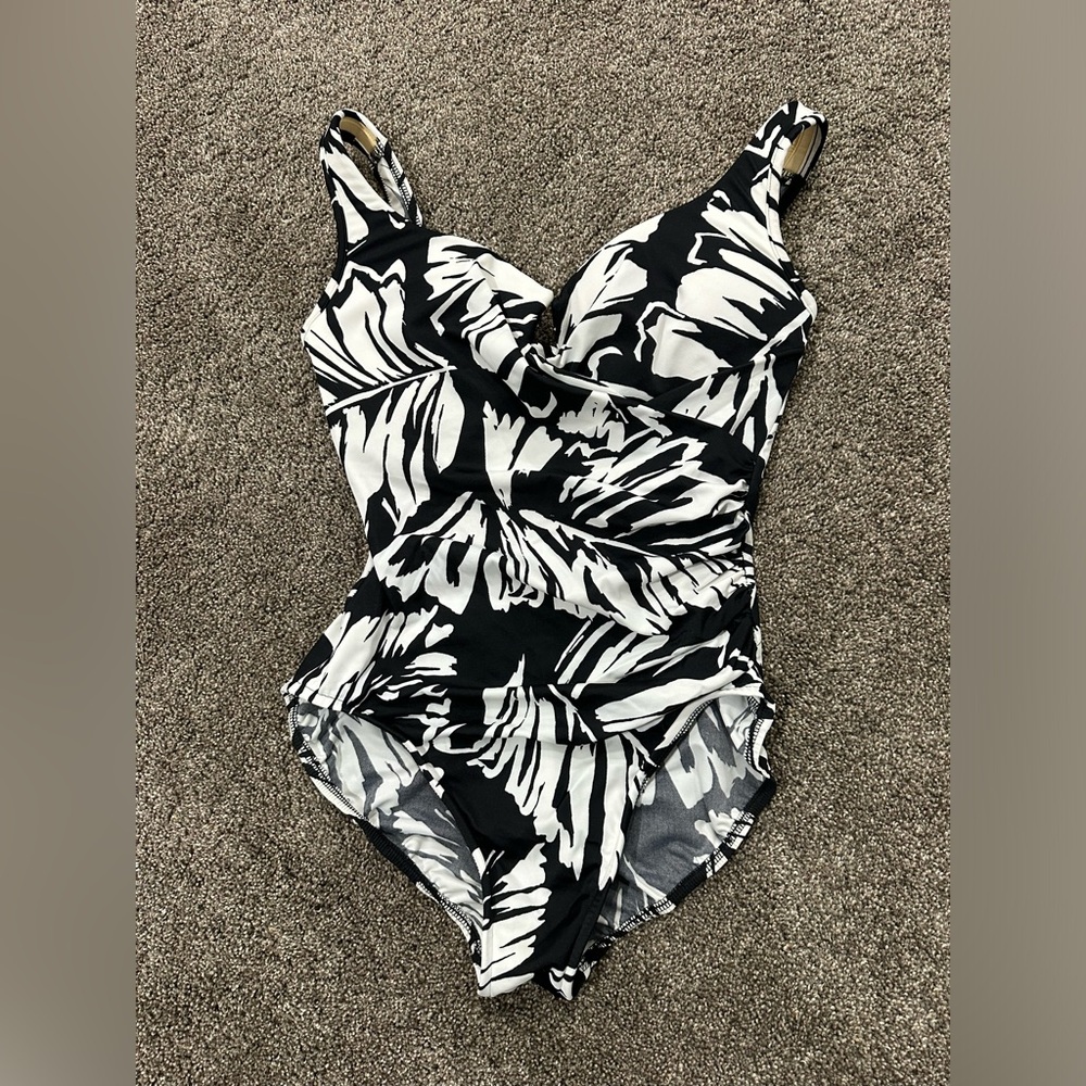 Women’s miracle suit